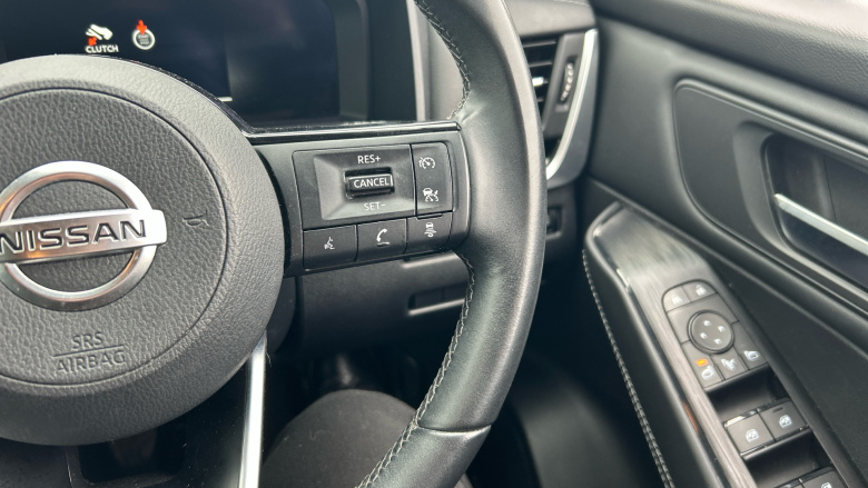 Nissan Qashqai 1.3 DiG-T MH N-Connecta 5dr Petrol Hatchback